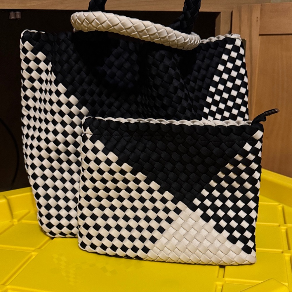 Black and White Woven Tote Bag Set
